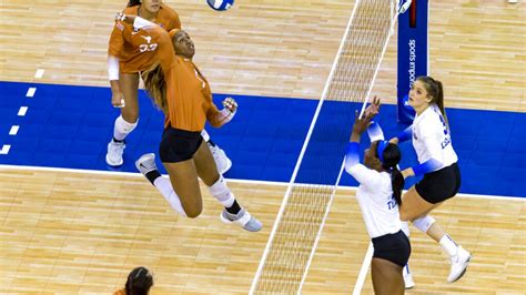 No 1 Texas Longhorns Volleyball Team Looking Strong As Ever As Big 12