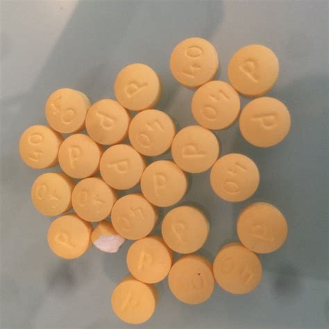 | meaning, pronunciation, translations and examples. Is this a real Oxycodone 40mg pill? : opiates