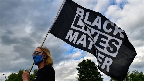 Oregon Police Officers Charged After Alleged Blm Flag Harassment