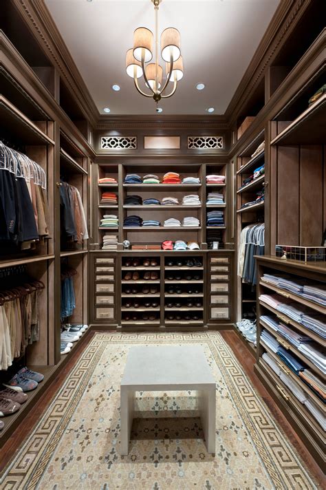 4 x 7 walk in closet 25 best walk in closet storage ideas and designs for master bedrooms