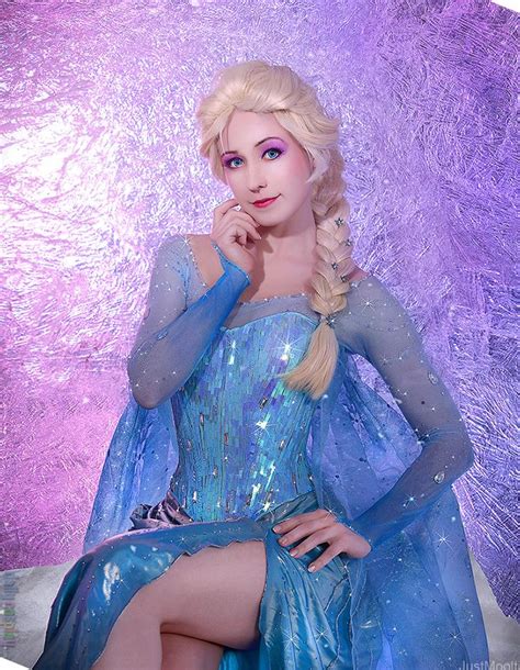 Elsa The Snow Queen From Frozen Daily Cosplay Com Elsa Cosplay Disney Cosplay Elsa