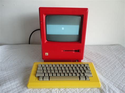 Vintage 1984 Apple Macintosh M0001 First Apple Personal