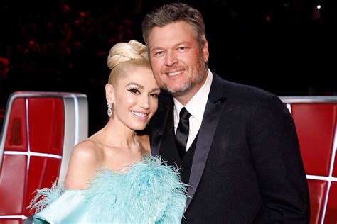 blake shelton and gwen stefani release heartwarming cover of the judds love is alive