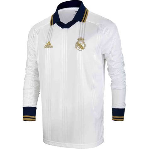 Shop real madrid's us official online mens training collection including apparel and football accessories such as training tops, training pants, shorts, goalkeeping gloves, and more. adidas Real Madrid L/S Retro Jersey - White/Black | Real ...