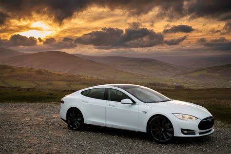 Tesla's current products include electric cars, battery energy storage from home to grid scale. TESLA MOTORS Model S specs & photos - 2012, 2013, 2014 ...