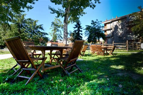 Case di riposo a torino | trova su virgilio gli indirizzi, i numeri di telefono ed informazioni di tutte le aziende e i professionisti per case di case di riposo goditi la tua anzianità col supporto di persone esperte, cordiali ed attente. Villa Serena Carmagnola (Torino) | Benessere nel giardino ...