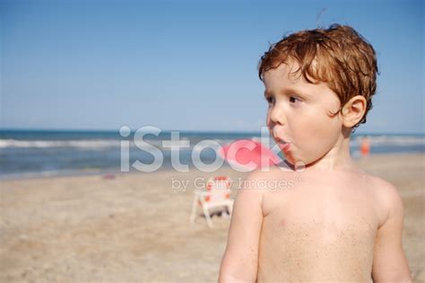 Дети На Пляже Мальчики Фото — New Freepikru