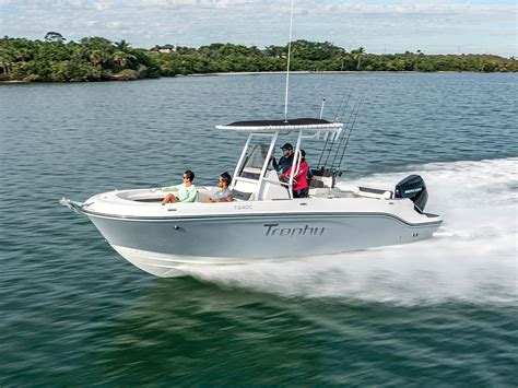 Bayliner Trophy T Cc Boat Test Pricing Specs Boating Mag