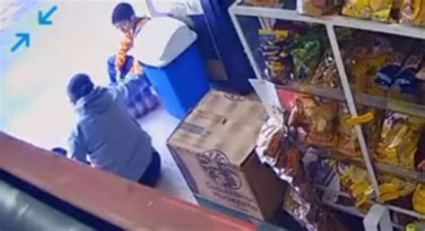 Video Mujer Enseña A Robar A Su Hijo Pequeño En Tienda De Tlalpan
