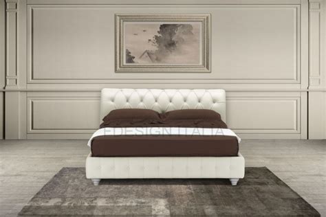 Letto frame twist di samoa,design minimal e massima qualità frame double, letto in metallo con testiera imbottita letto matrimoniale con testiera imbottita sagomata belle, disponibile con box contenitore o con giroletto sottile. Letto con rivestimento capitonnè | IDFdesign