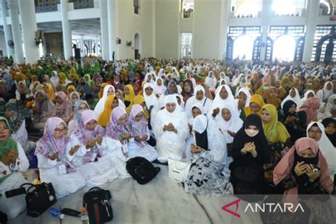 Gubernur Khofifah Apresiasi Jaringan An Nahdliyah Pesantren Langitan