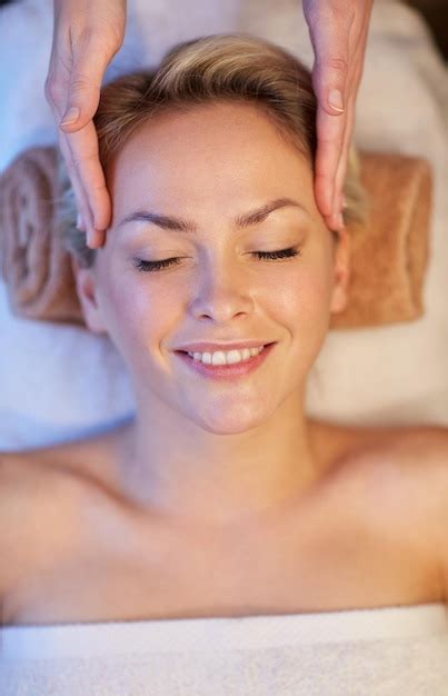 Premium Photo People Beauty Spa Healthy Lifestyle And Relaxation Concept Close Up Of