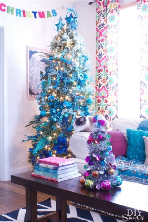 Christmas Diy Make This Mini Christmas Ornament Tree Using Dollar