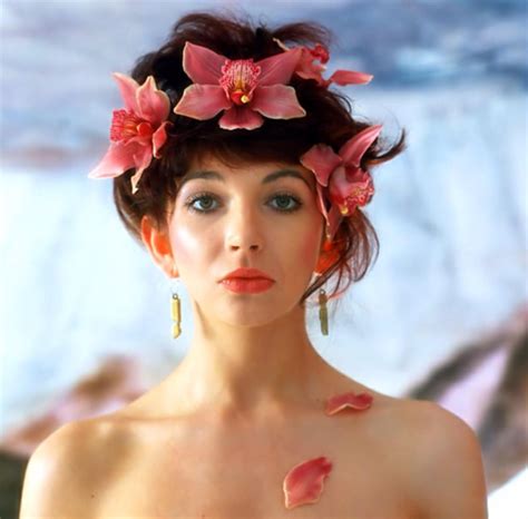 50 Glamorous Photos Defined Fashion Styles Of Kate Bush In The 1970s And 80s Vintage News Daily