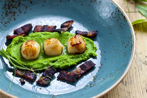 Fresh Scallops Recipe Seared Scallops With Pea Puree And Pancetta