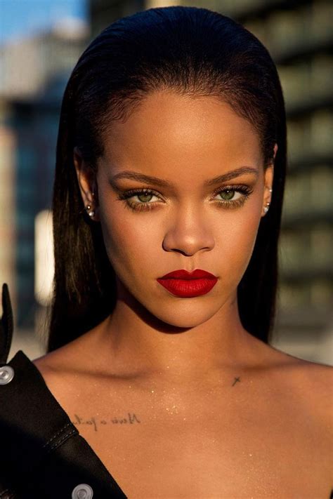 30 Of The Most Iconic Red Lip Moments Of All Time Rihanna Makeup