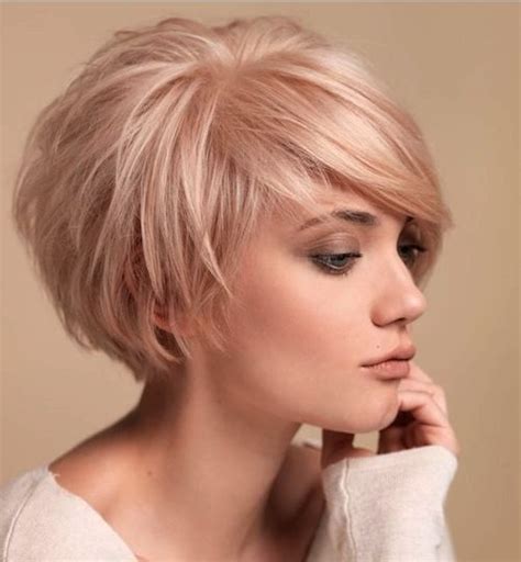 This short pixie is parted just off the center, with straight bangs lightly covering the forehead and a rich strawberry. 30 Sexy Hairstyles for 40 Year Old Woman with Fine Hair ...