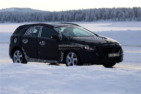 Spyshots Volvo V40 Winter Testing Autoevolution