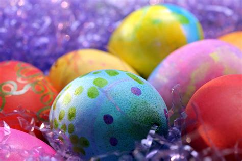 We are still in a pandemic, but it's safe to say that easter 2020 does not compare to easter 2021, things are looking up! Redefining the Easter Egg Hunt | eHow
