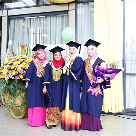 Jadual dan tarikh konvokesyen universiti awam 2021|bilakah tarikh konvokesyen universiti awam (ua), ipta & ipts di malaysia bagi tahun 2021? Mira Filzah Cantik Di Majlis Graduasi, Kini Miliki Ijazah ...