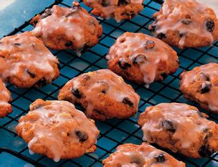 Good thing it's a small batch recipe that makes one dozen. Low Fat and Low-Calorie Cookies - Good Housekeeping