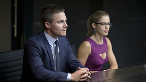 Nonton Arrow Season 3 Episode 1 The Calm Subtitle Indonesia Idlix