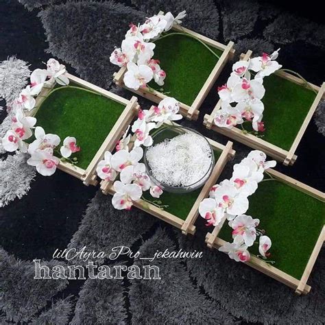Anda tidak perlu meletakkan aksesori yang. Dulang hantaran #flower #dulang | Wedding gift boxes ...