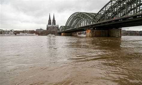 Es hatte schon anfang mai hochwasser gegeben (z. Kölner Rhein-Hochwasser erreicht Höhepunkt | koeln.de