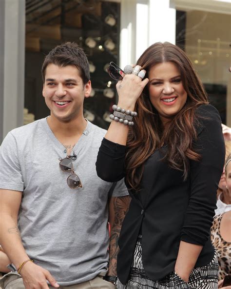 khloe kardashian gives rare update on her brother rob returning to reality tv