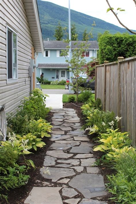 The near side of the alley functions as a walkway that provides visiting guests with a sweeping tour of the garden. Cool 40+ Hosta and Hydrangea Side yard Ideas https ...