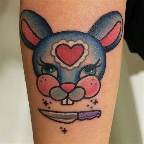 I've been a tattoo artist for 9 years professionally, but it started off as a hobby prior to that. Melanie Martinez Tattoos | Tatuagem, Tatuagens aleatórias ...