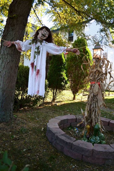 Awesome 45 Gorgeous Outdoor Halloween Design That Easy To Do Yourself