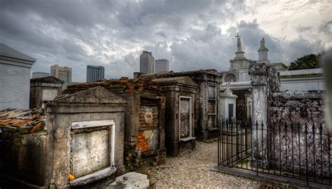 The Ghosts Of St Louis Cemetery Haunted New Orleans Cemetery New