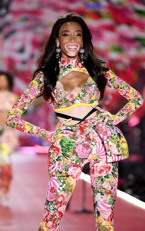 Victorias Secret Fashion Show 2018 See Every Look Glamour