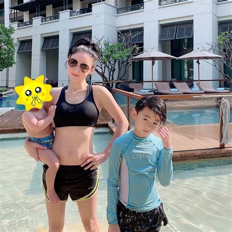 เปิดบ้าน ปุ๊กลุก ฝนทิพย์ นางเอกแถวหน้าแห่งเมืองไทย กับตึกแถวแห่งนี้ ที่ไม่หรูหราและติดดินสุด ๆ. อัลบั้มภาพ จางป๋อจือ นางเอกฮ่องกงในตำนาน กับภาพปัจจุบัน ...
