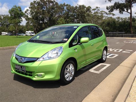 This latest jazz carries on where the old one left off, but it's been brought right up to date by a very clever hybrid powertrain and a fresh, new interior. Honda Jazz Hybrid Review | CarAdvice