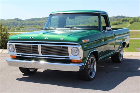 1972 Ford F100 Hip Rides