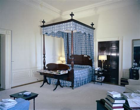 Inside the white house bedrooms. White House Rooms: Red Room, President's bedroom, Sitting ...