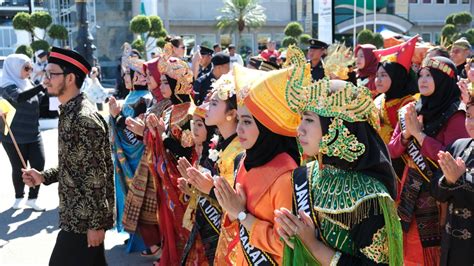 Pakaian Tradisional Brunei Dusunology Linongkitan Sejarah Sulaman