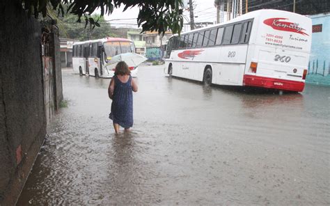 FOTOS Chuva Provoca Alagamentos No Rio De Janeiro Fotos Em Rio De