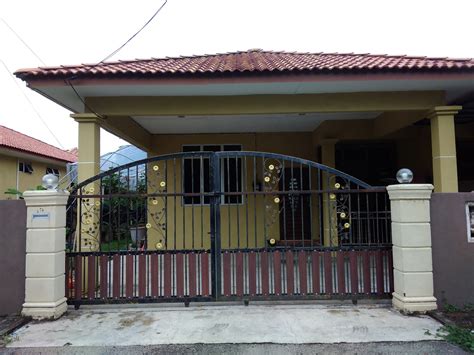 .pemilik sewa kereta itu untuk bertanyakan harga, dia tanya dalam bahasa inggeris, lepas dia beritahu yang dia ni student uitm dengkil, terus peniaga tu 1. Homestay Dungun : Penginapan 4 Bilik Di Homestay Al Amin 2