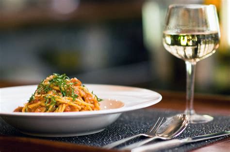 This guide explains how to choose the perfect beer or wine pairing when eating indian food. Pairing Refreshing Riesling Wines With Food