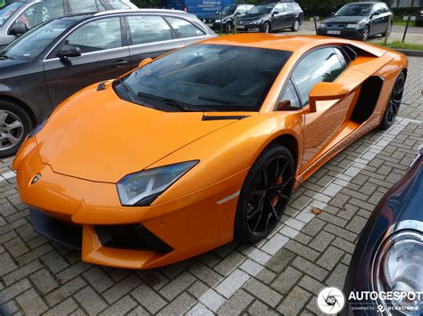 There's also a roadster variant available. Lamborghini Aventador LP700-4 - 26 March 2020 - Autogespot