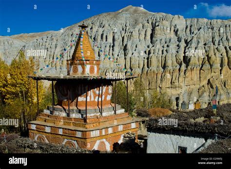 nepal dhawalagiri zone mustang district former kingdom of lo tsarang oasis and ancient
