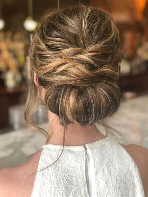 Épinglé Par Denise Chesser Sur Updo Chignon Bas Mariage Coiffure