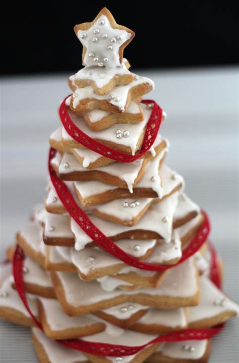 Sapin de Noël en petits gâteaux aux épices