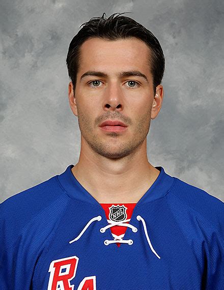 He has fought for the wec and bellator mma. Spielerportrait von Raphael Diaz - EV Zug