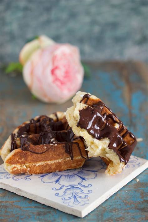 Belgische Waffeln mit Schokolade | Rezept | Waffeln, Belgische waffeln