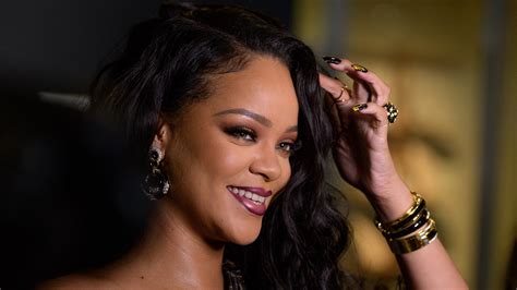Rihanna Is A Billionaire Forbes Titles Her Richest Female Musician