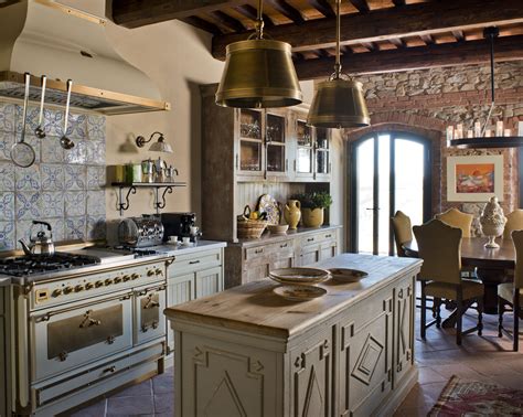 The italian kitchen here is adorned in pure white, the colour of peace and tranquillity. Italian farmhouse kitchen in Tuscany. | Italian style ...